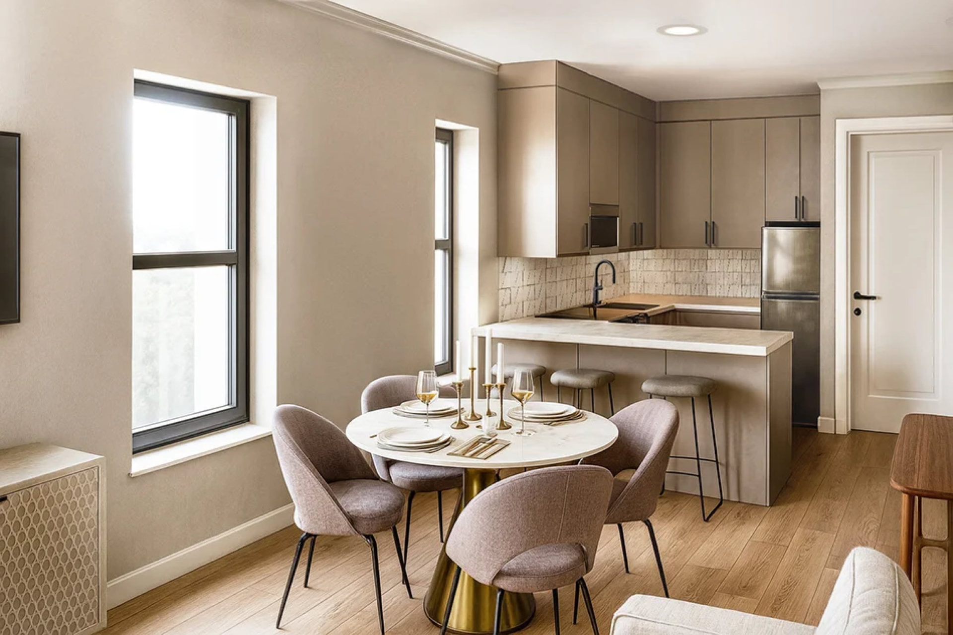 Old Broadway Apartment image 7